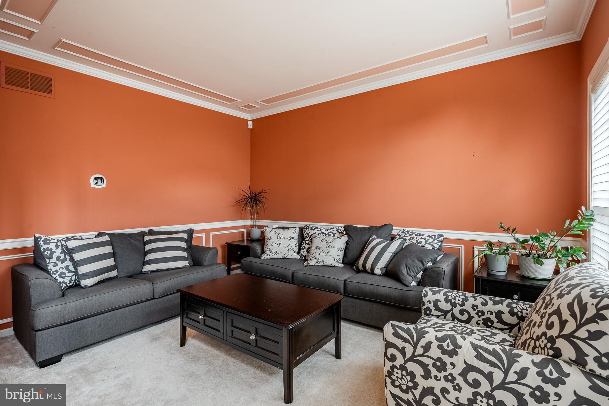 400 Indian Run Road Avondale, PA 19311 - Photo 10 of 56 Living Room