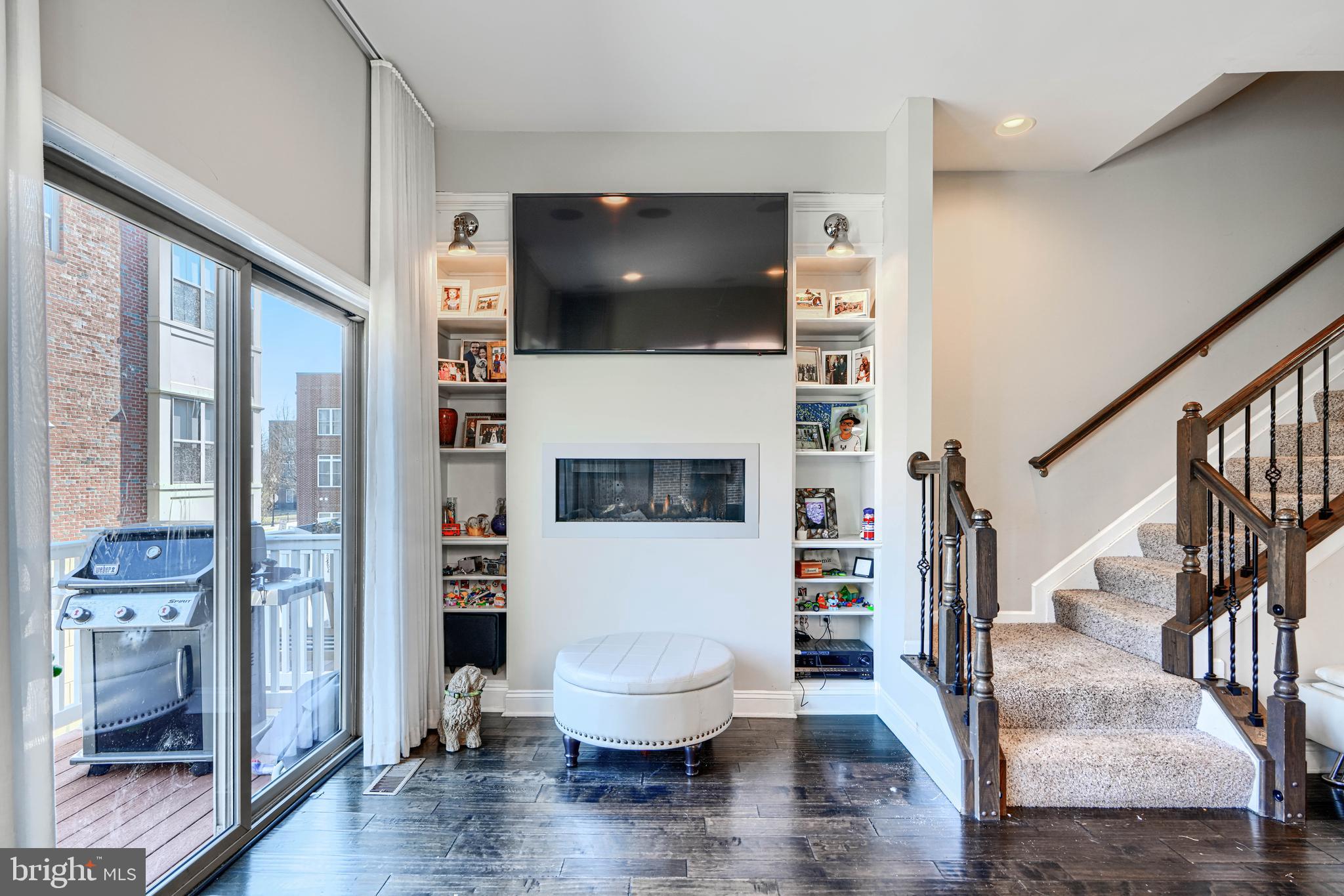 1313 Benjamin Street Baltimore, MD 21230 - Photo 14 of 56 Gas fireplace