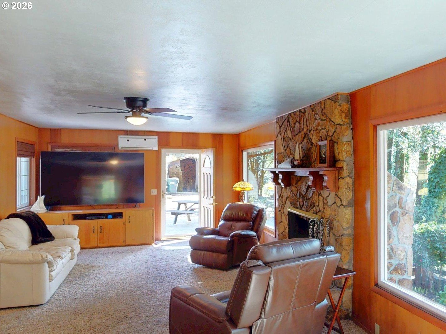 1008 Winchuck River Road Brookings, OR 97415 - Photo 17 of 48 Living Room