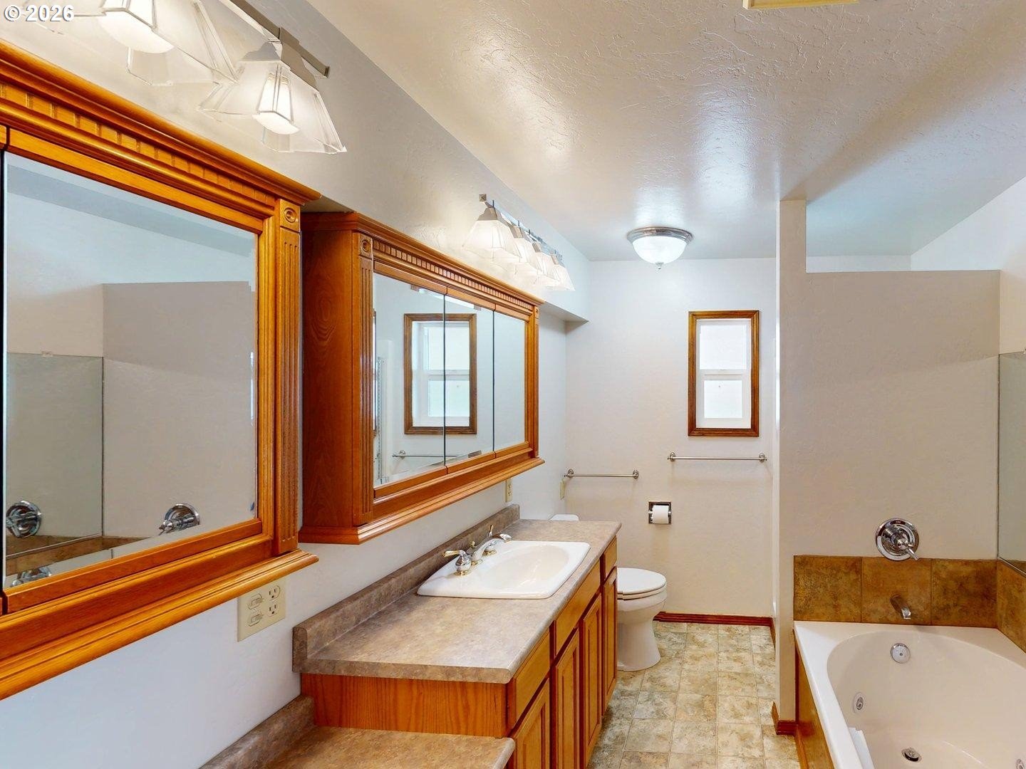 1008 Winchuck River Road Brookings, OR 97415 - Photo 24 of 48 Bathroom