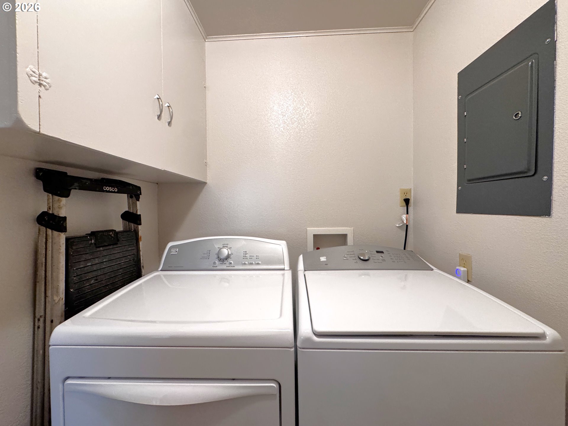 1008 Winchuck River Road Brookings, OR 97415 - Photo 33 of 48 Laundry