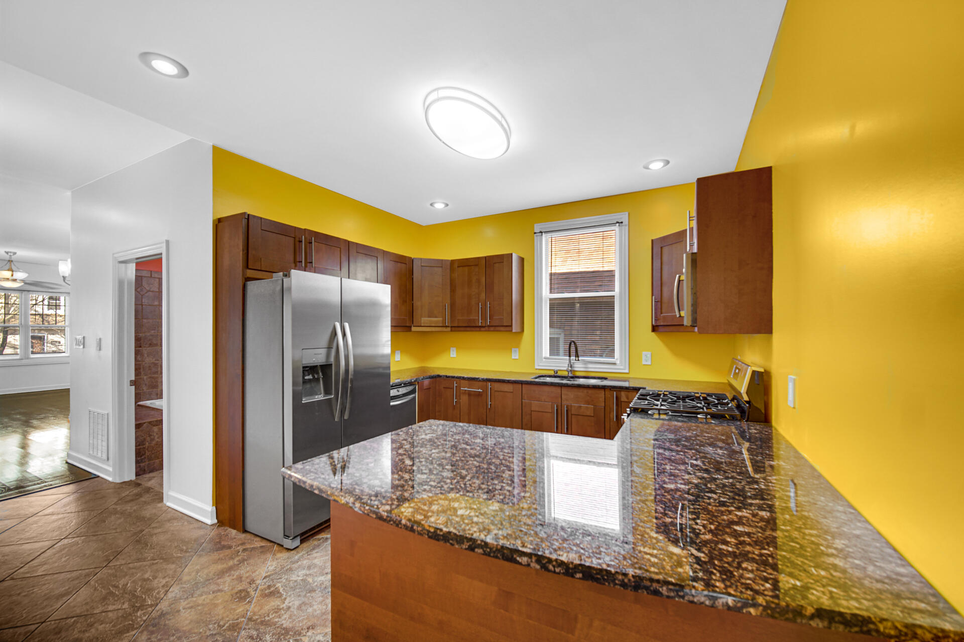 2033 Davidson Place Whiting, IN 46394 - Photo 14 of 32 1920x1280