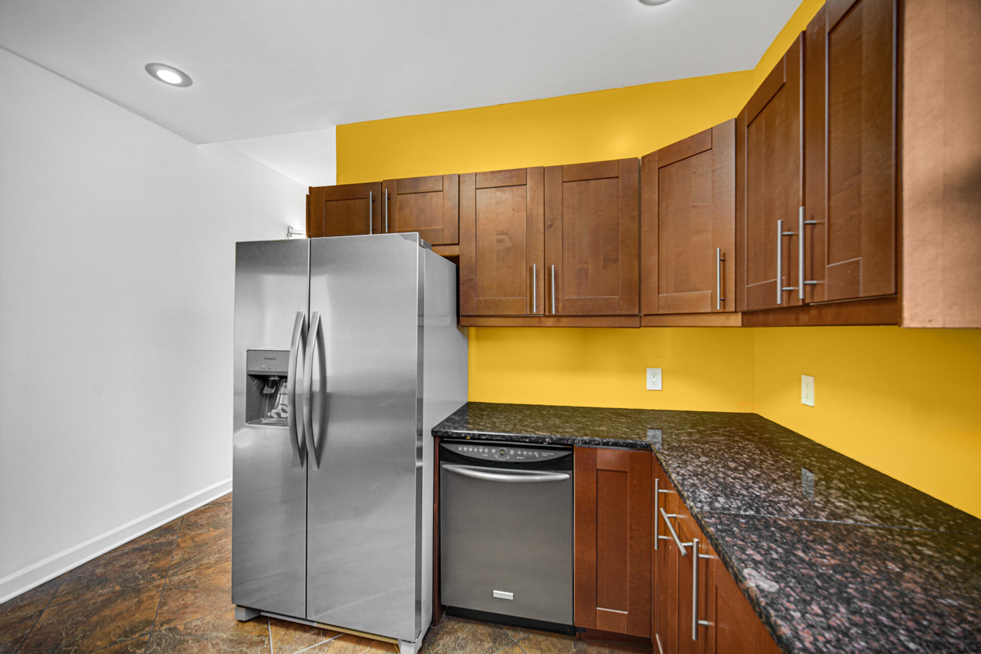 2033 Davidson Place Whiting, IN 46394 - Photo 16 of 32 1920x1280