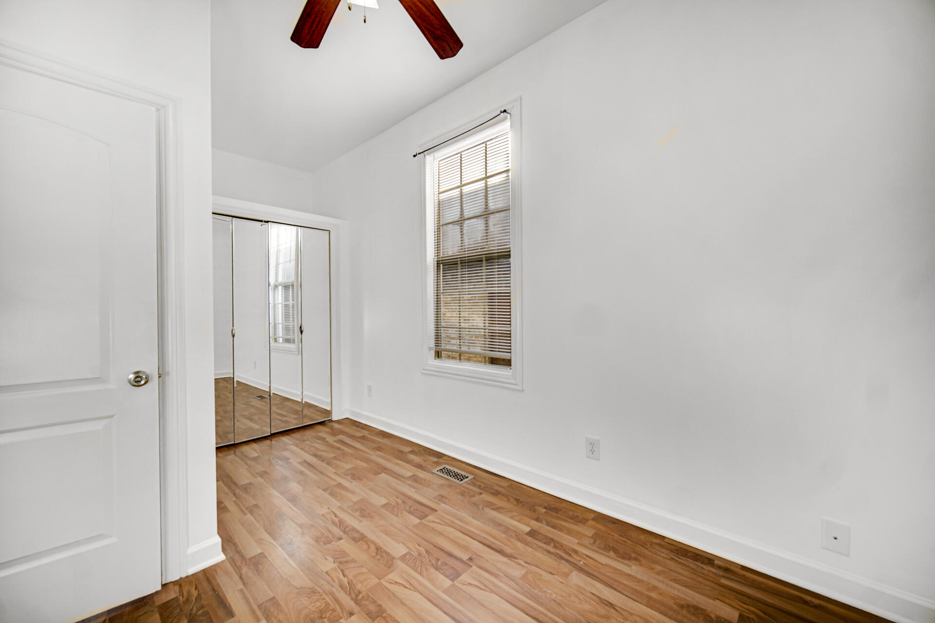 2033 Davidson Place Whiting, IN 46394 - Photo 18 of 32 1920x1280