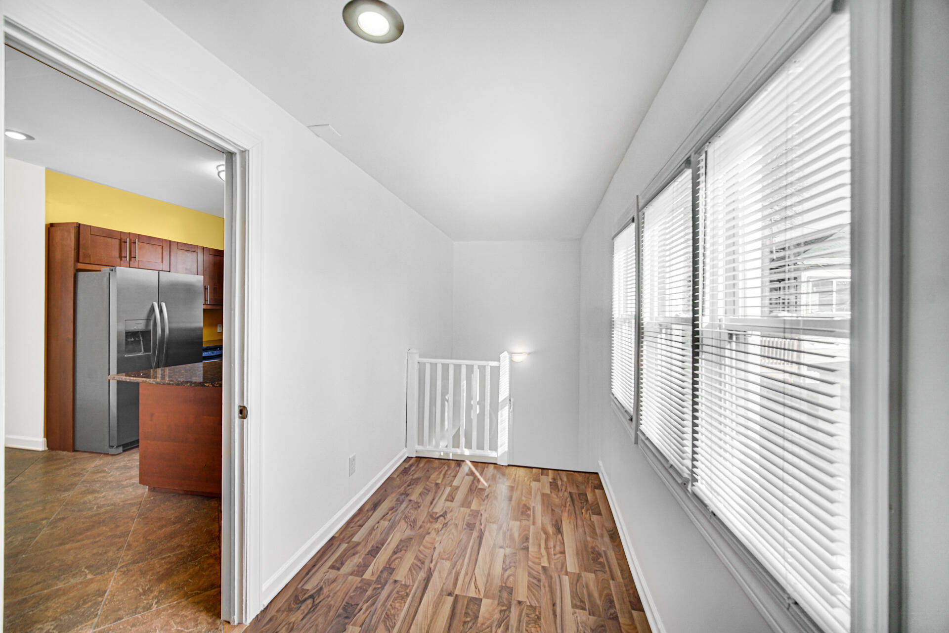 2033 Davidson Place Whiting, IN 46394 - Photo 20 of 32 1920x1280