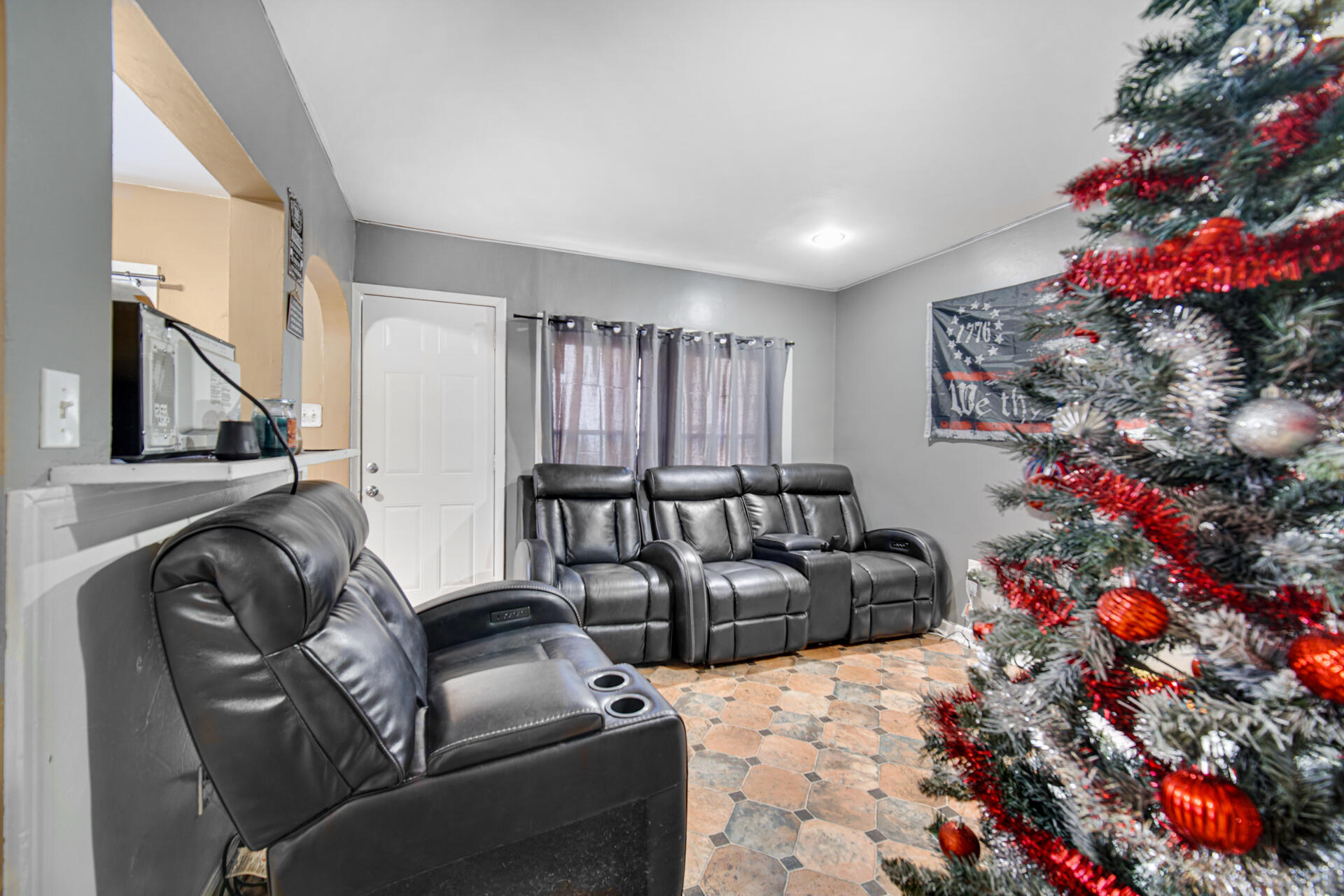 2033 Davidson Place Whiting, IN 46394 - Photo 26 of 32 1920x1280