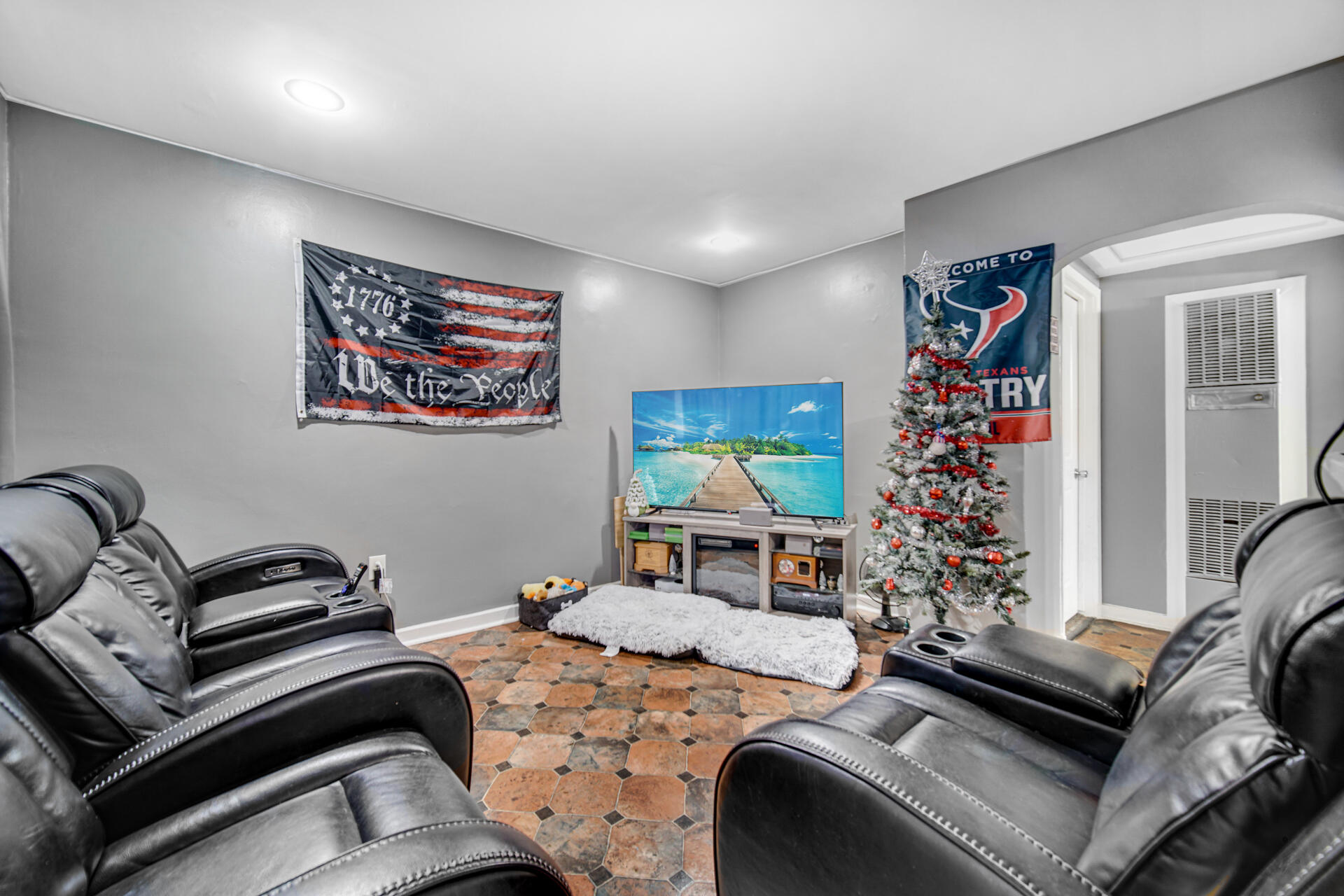 2033 Davidson Place Whiting, IN 46394 - Photo 27 of 32 1920x1280