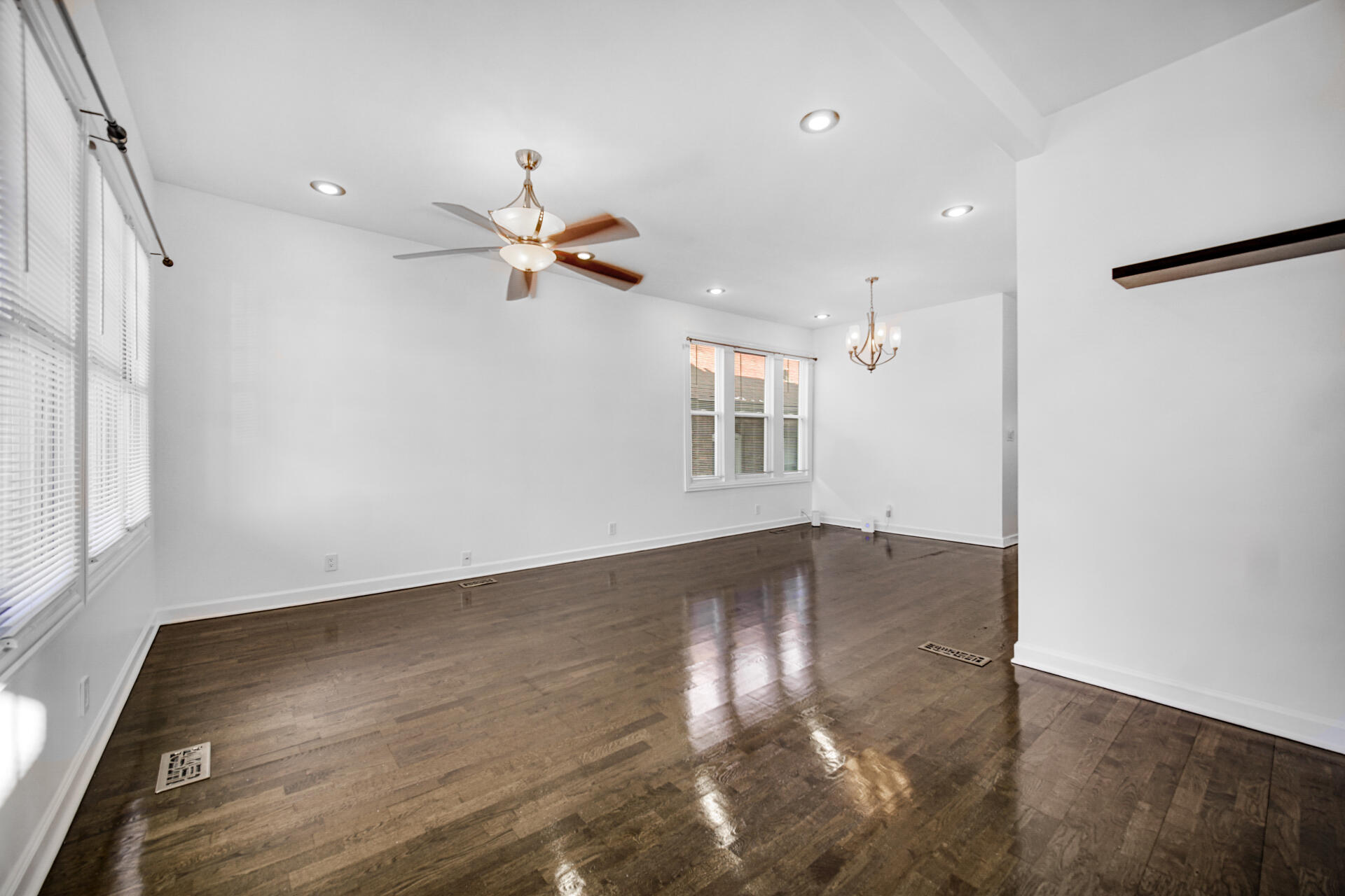 2033 Davidson Place Whiting, IN 46394 - Photo 4 of 32 1920x1280