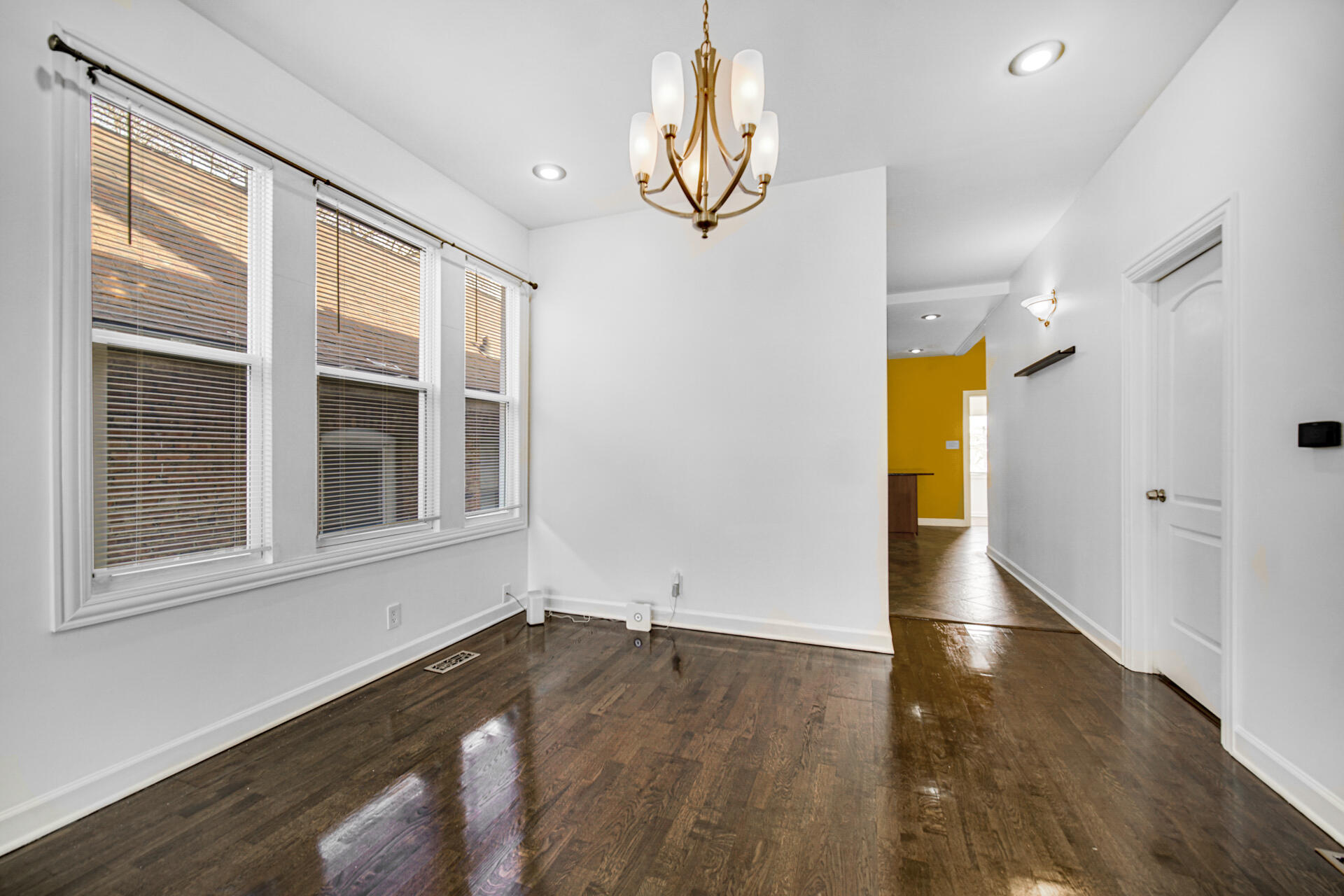 2033 Davidson Place Whiting, IN 46394 - Photo 7 of 32 1920x1280