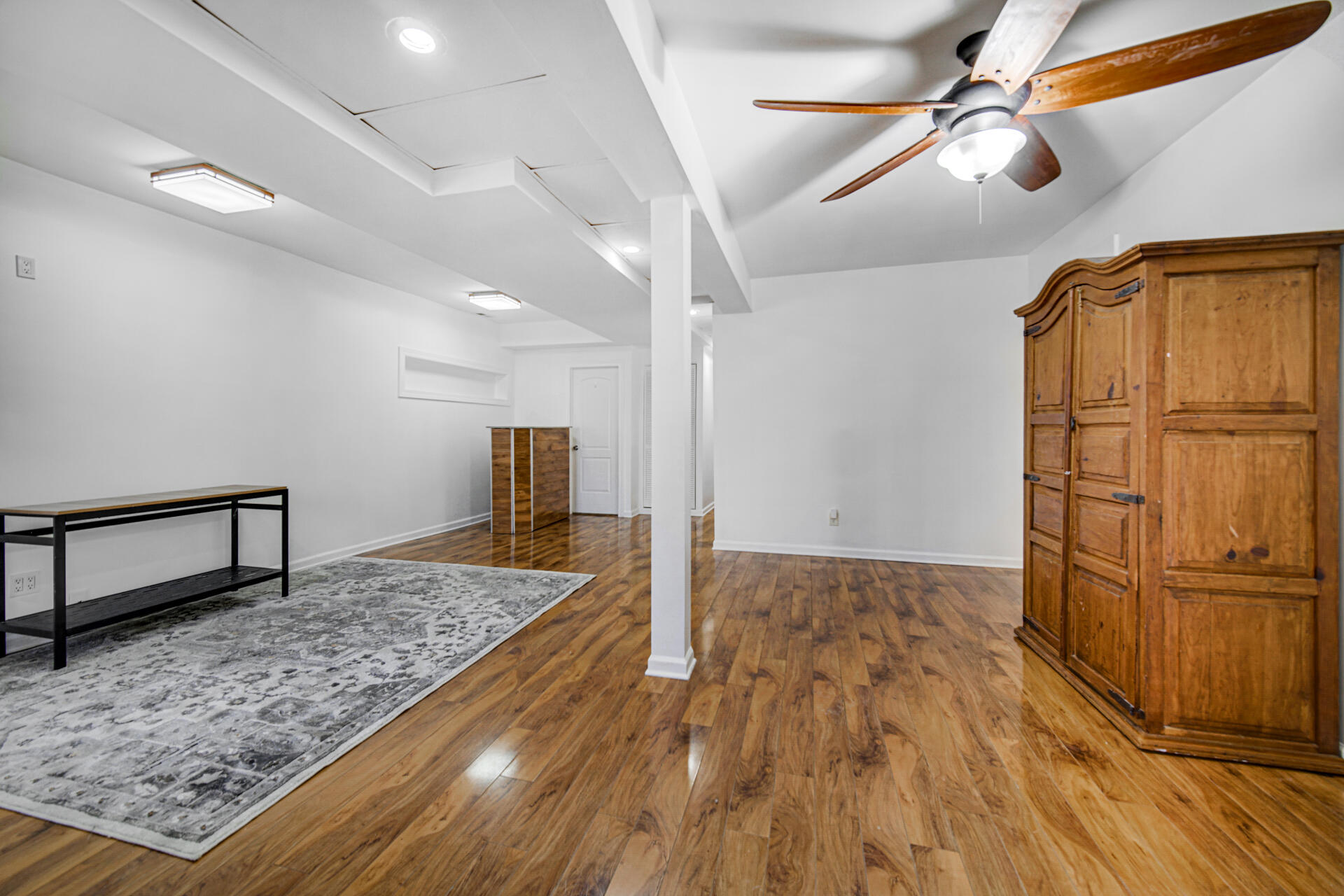 2033 Davidson Place Whiting, IN 46394 - Photo 9 of 32 1920x1280