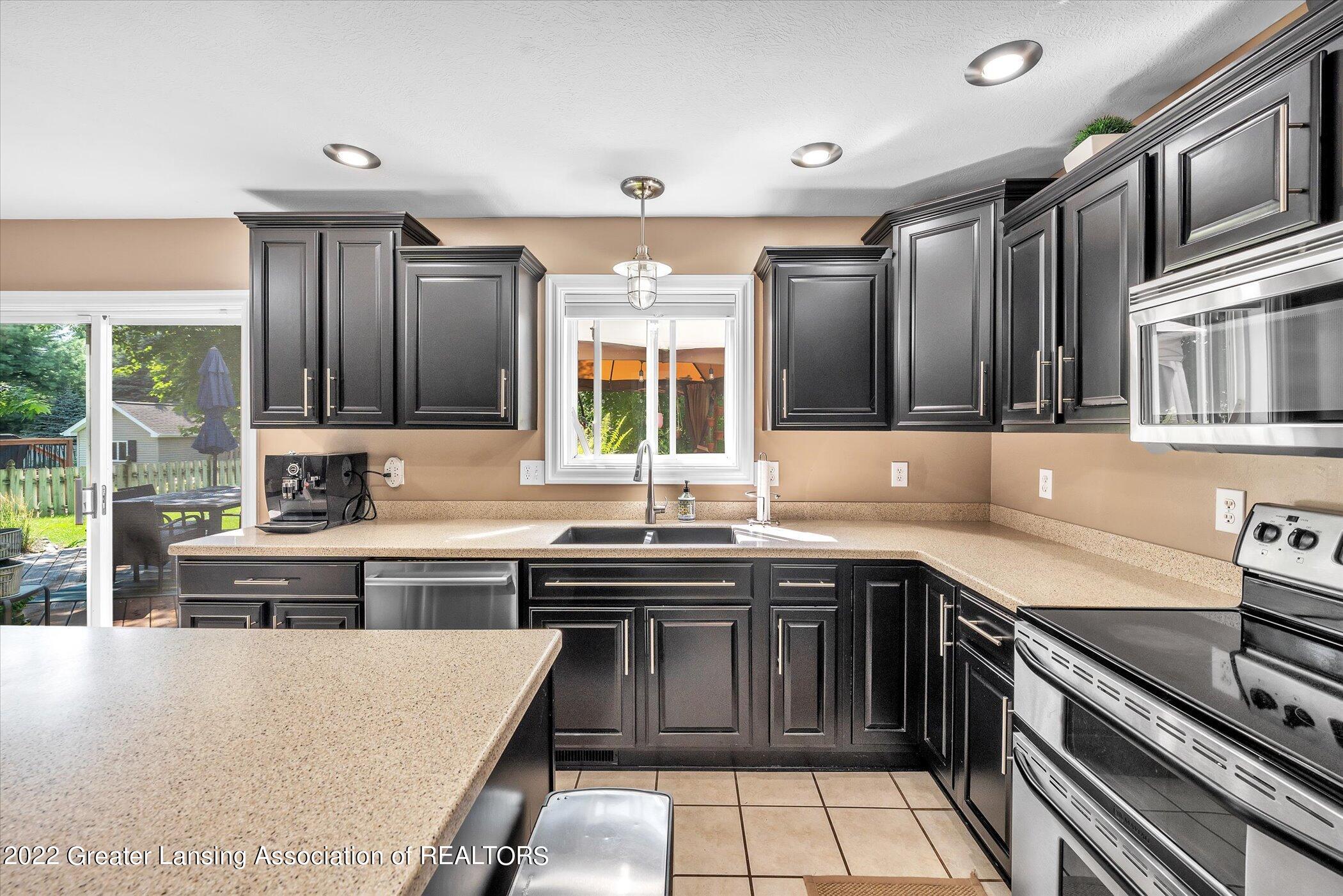 1109 Rivington Pike Grand Ledge, MI 48837 - Photo 12 of 39 15-1109 Rivington-Pike-WindowStill-Real-