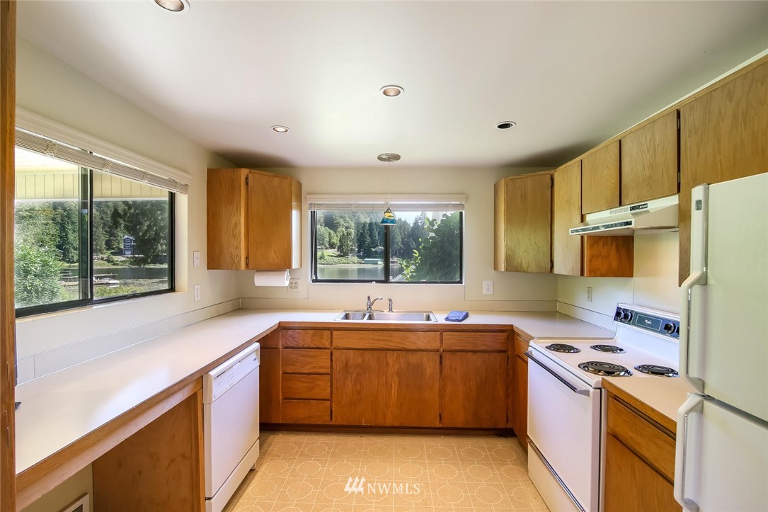 901 Southwest Lake Roesiger Road Snohomish, WA 98290 - Photo 7 of 17