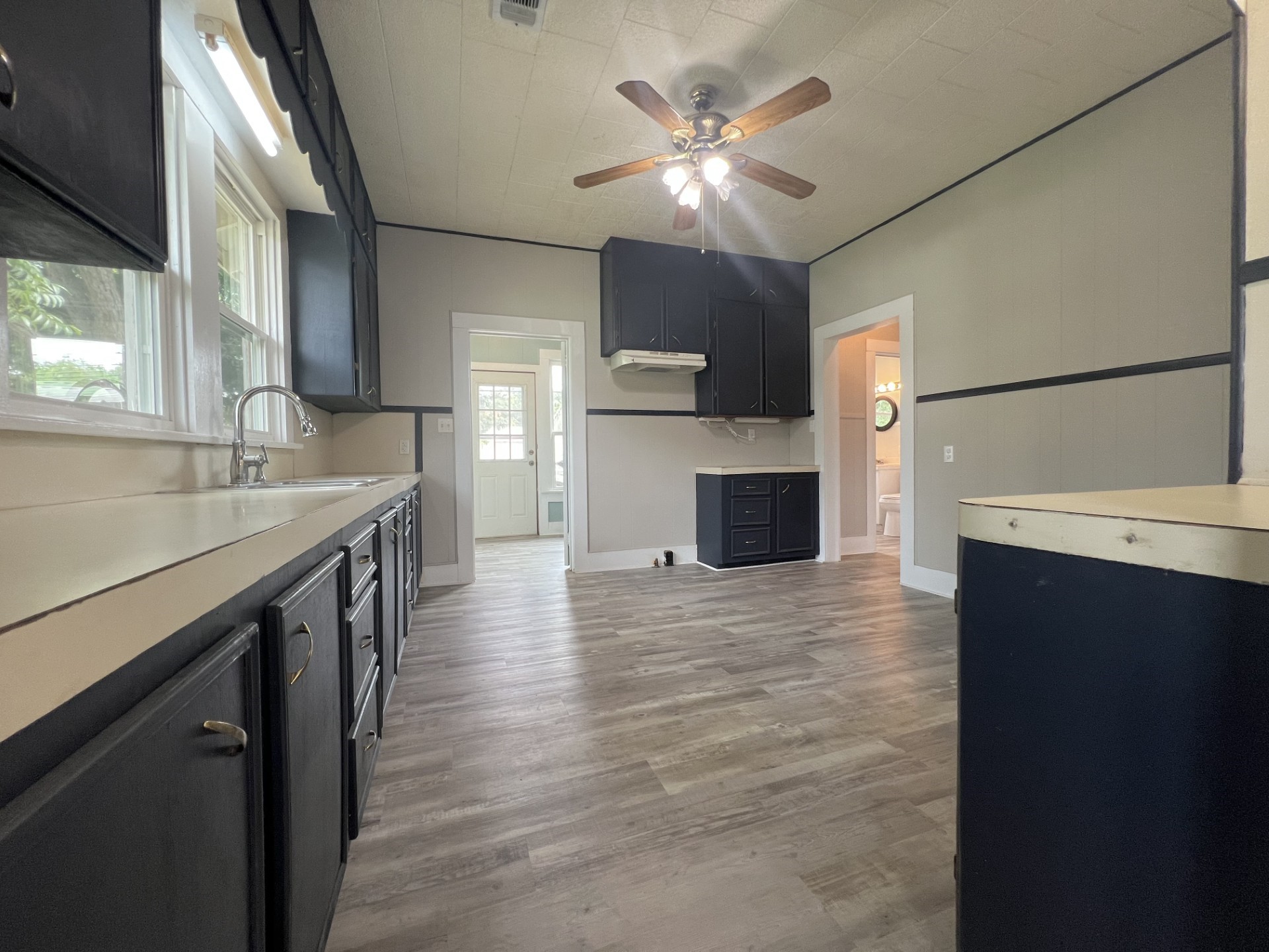115 Summit Street Schulenburg, TX 78956 - Photo 15 of 31
