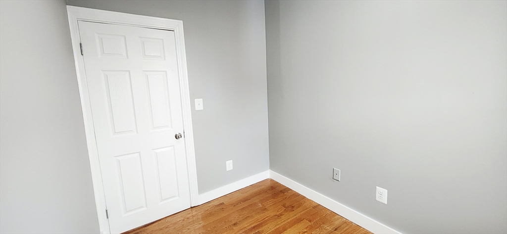 3 Wilbur Court, Unit 2 Boston, MA 02128 - Photo 19 of 25 a view of room