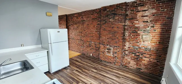 $3,050 | 3 Wilbur Court, Unit 2, Boston, MA 02128