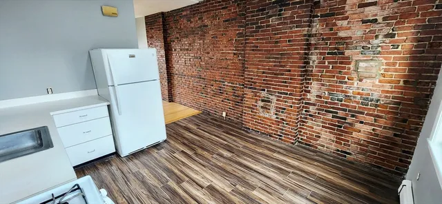 $3,050 | 3 Wilbur Court, Unit 2, Boston, MA 02128