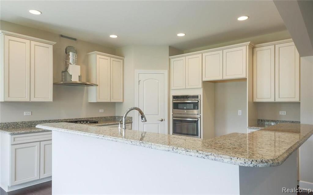 5487 Woodfall Road Clarkston, MI 48348 - Photo 20 of 21