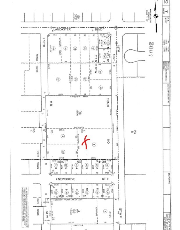 15 15th Lancaster, CA 93534 - Photo 2 of 5 a picture of a bathroom with a shower