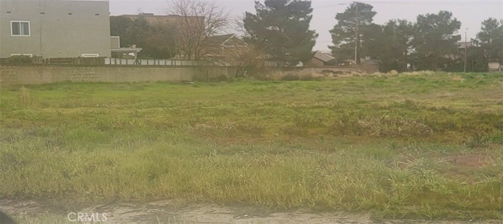 15 15th Lancaster, CA 93534 - Photo 3 of 5 a bathroom with a shower