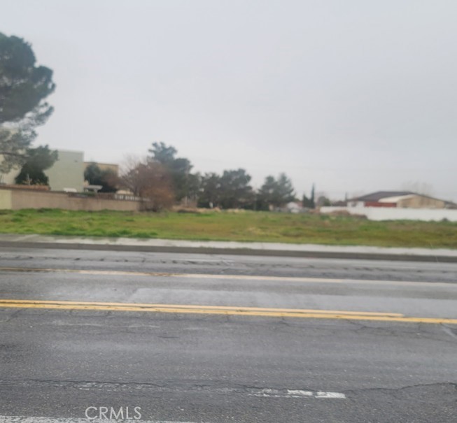 15 15th Lancaster, CA 93534 - Photo 5 of 5 a view of outdoor space and yard