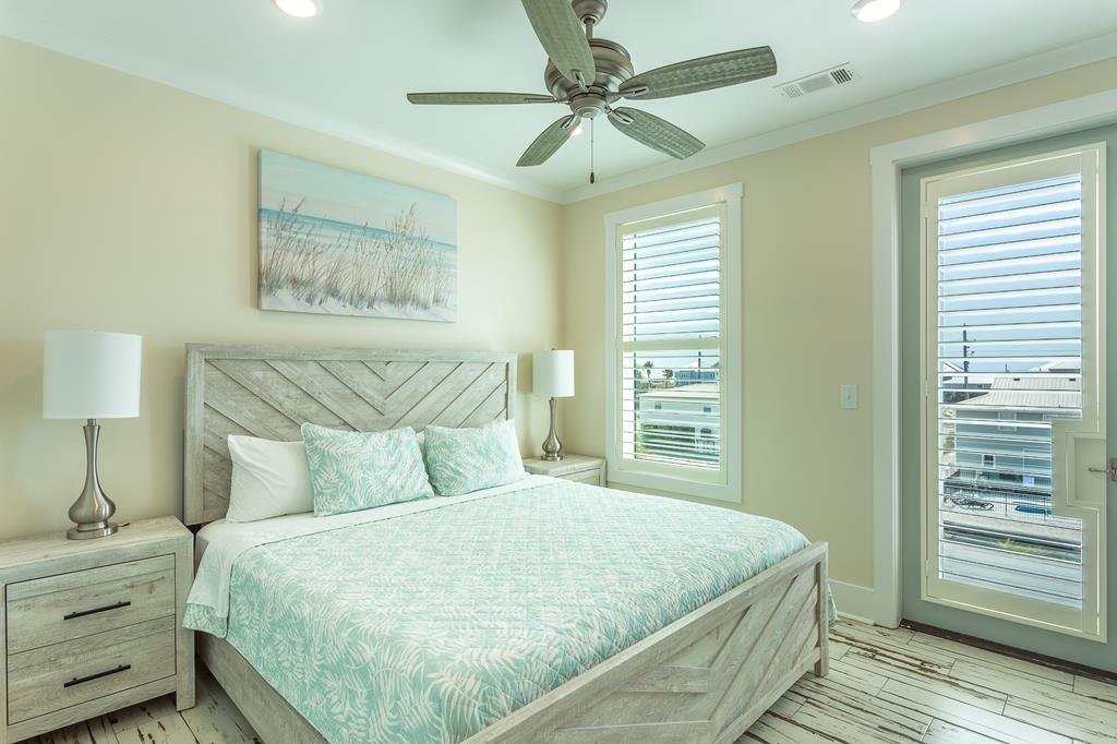 708 East Pine Avenue St. George Island, FL 32328 - Photo 37 of 78
