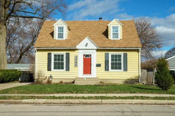 $294,900 | 2708 Avon Avenue Southwest, Wyoming, MI 49519