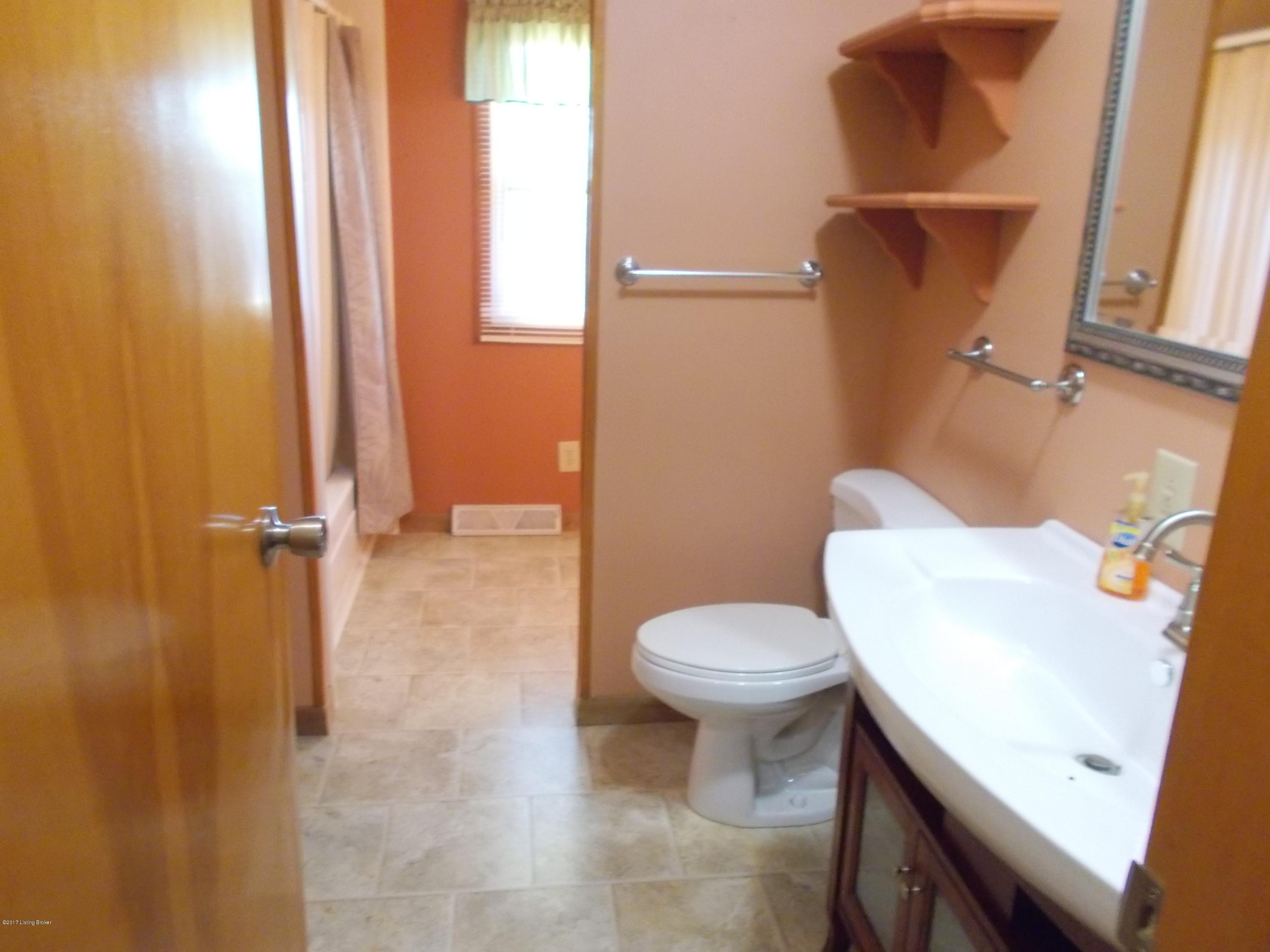 2799 Mound Hill Road Carrollton, KY 41008 - Photo 35 of 72 Full Bath
