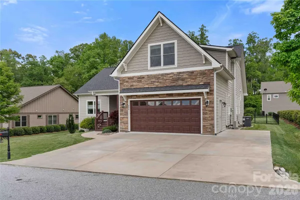 $650,000 | 806 Blacksmith Run Drive, Hendersonville, NC 28792