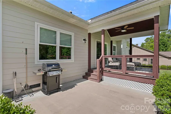 $650,000 | 806 Blacksmith Run Drive, Hendersonville, NC 28792
