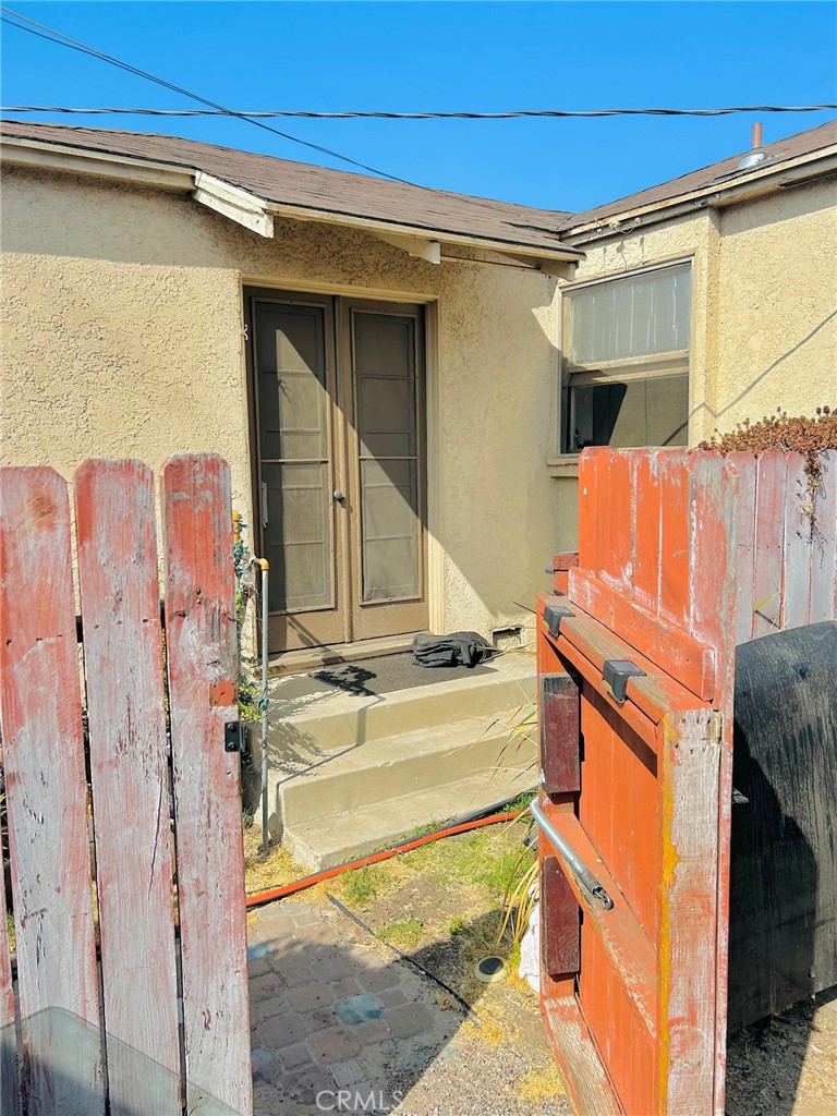 614 Arden Avenue Glendale, CA 91202 - Photo 6 of 8 From driveway to unit 616