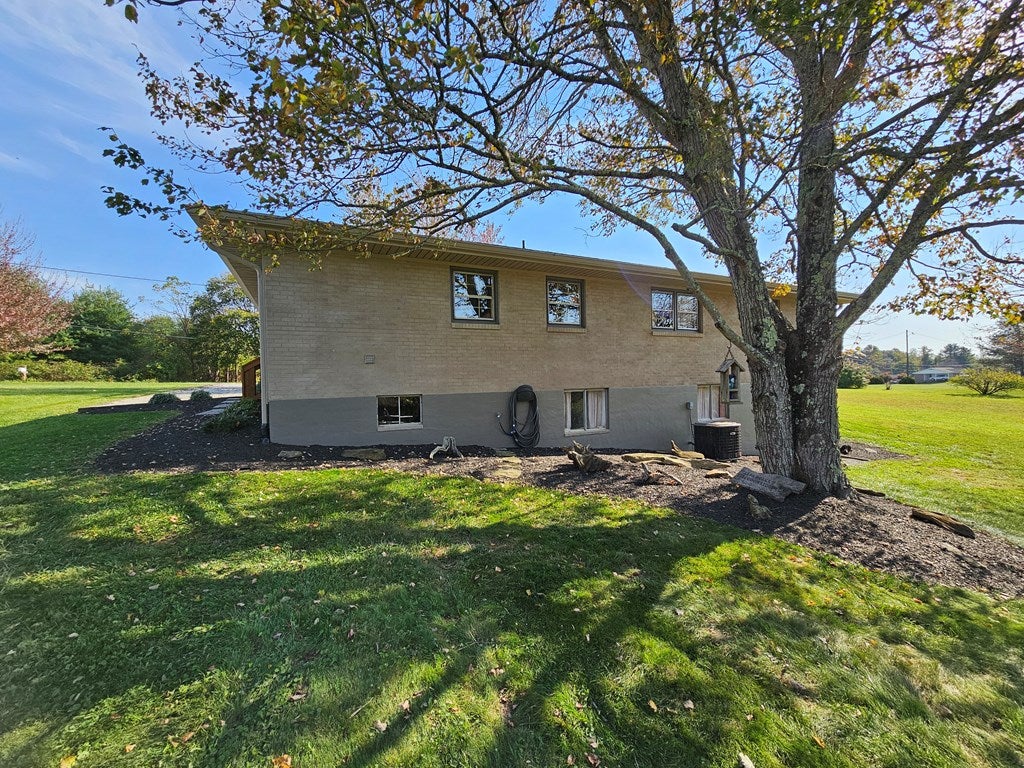2182 Coon Ridge Road Hillsville, VA 24343 - Photo 5 of 36 Gallery Image 5