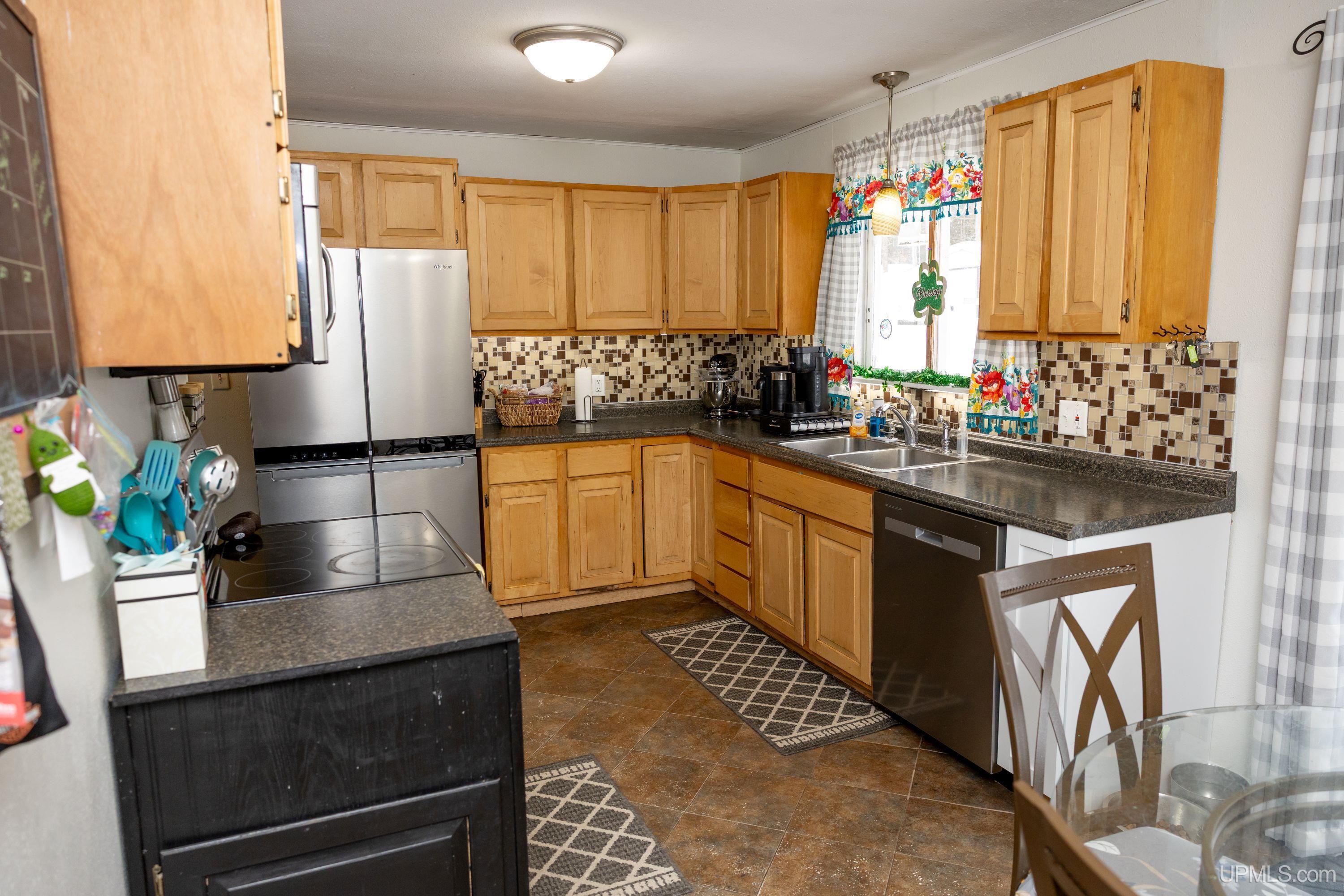125 Lawrence Avenue Ishpeming, MI 49849 - Photo 6 of 57
