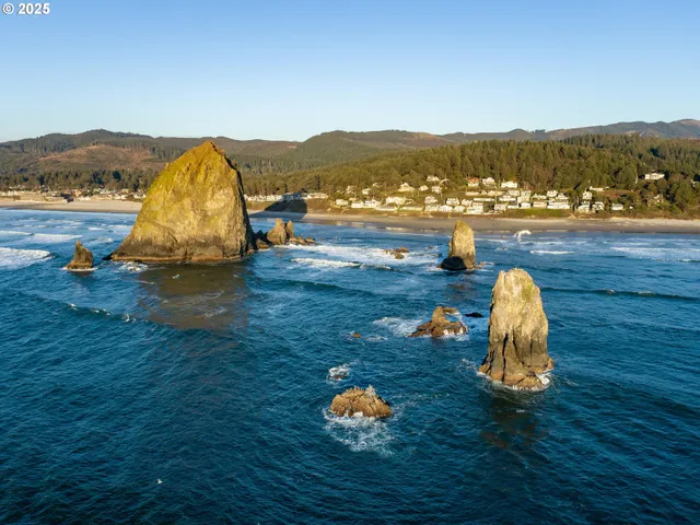 $729,000 | 4463 Pacific Drive, Cannon Beach, OR 97110