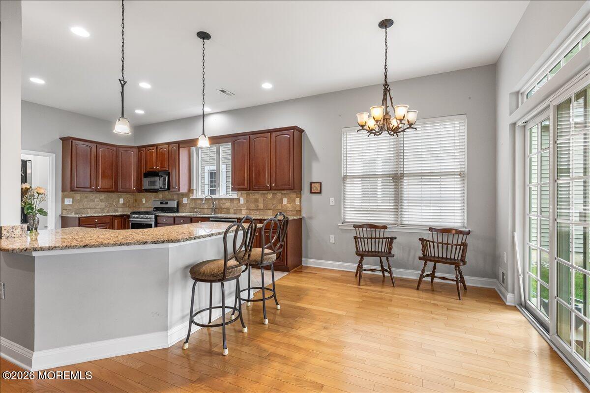 11 Congressional Road Jackson, NJ 08527 - Photo 19 of 53 23-Kitchen and Breakfast Area