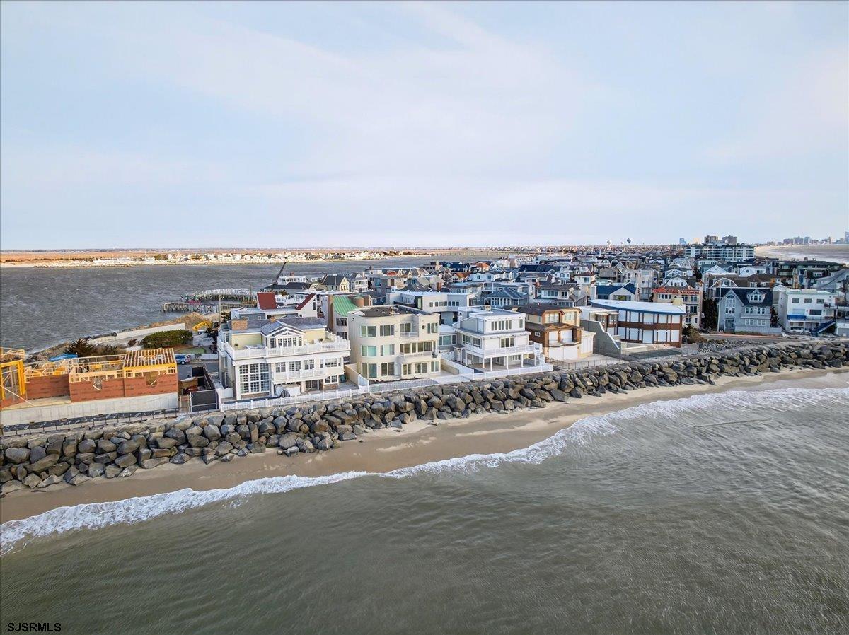 9 Point Drive Longport, NJ 08403 - Photo 37 of 38 a view of a city