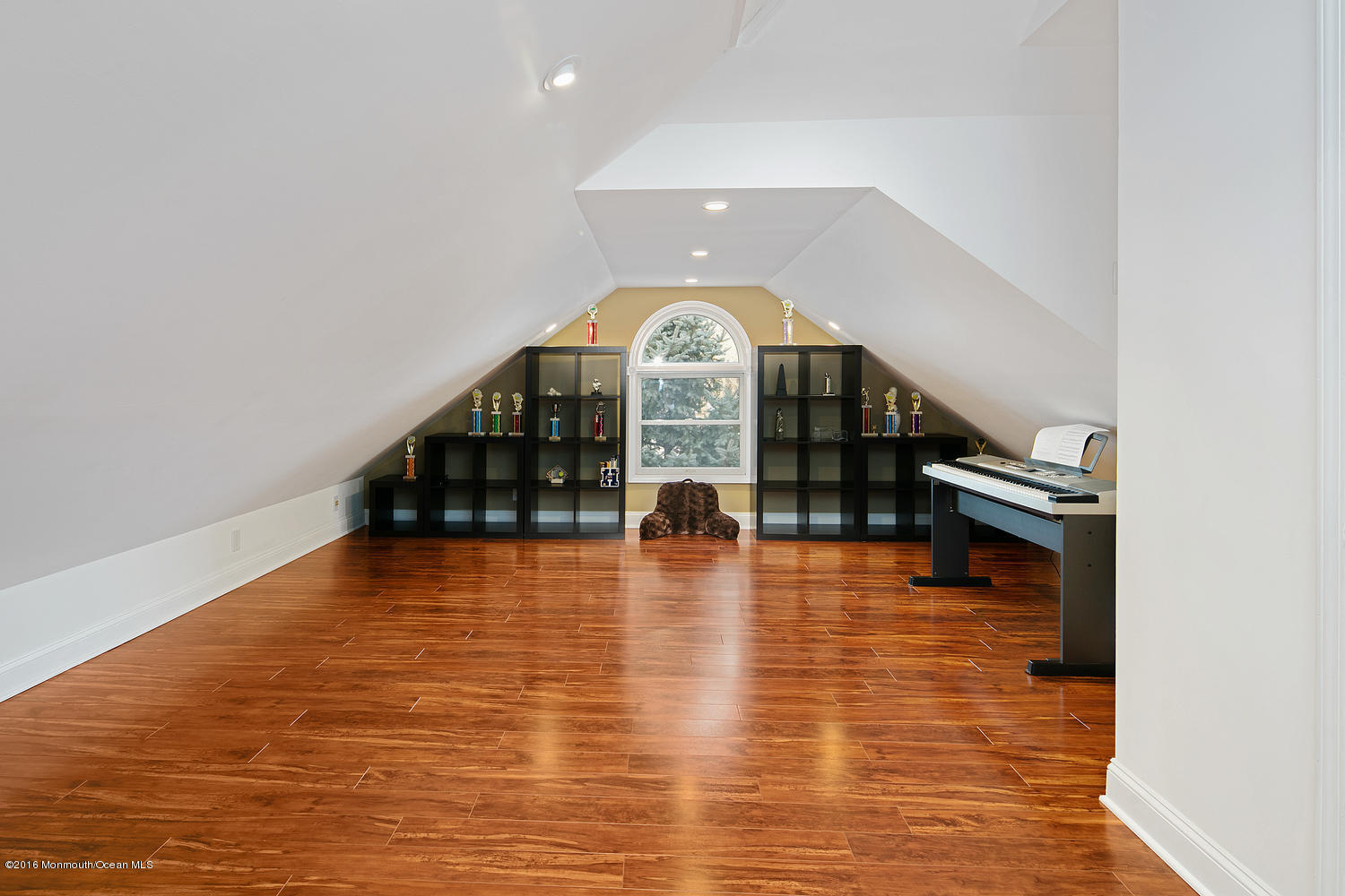 263 South Holland Road Holmdel, NJ 07733 - Photo 18 of 34 Gallery Image 18