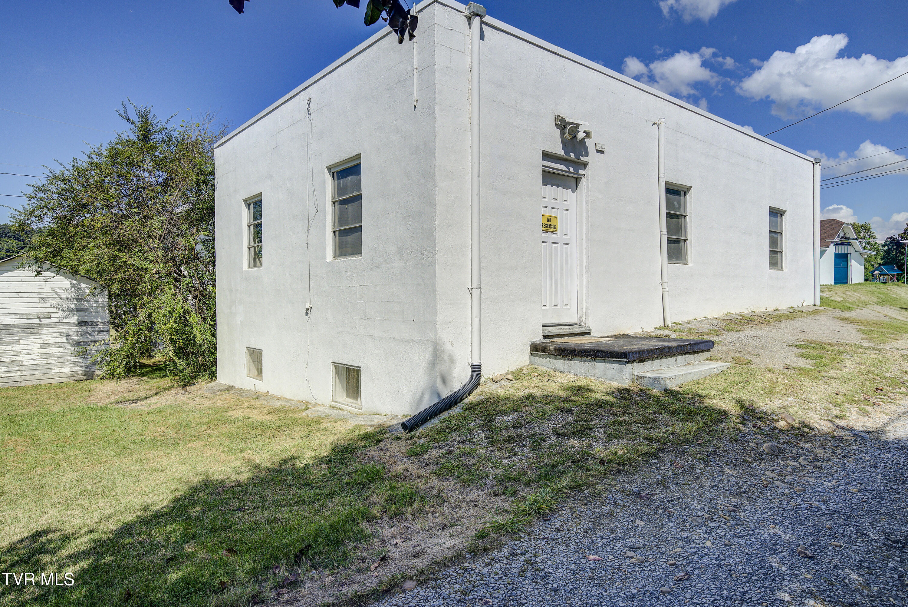 304 Merry Drive Elizabethton, TN 37643 - Photo 60 of 61 Back Entrance