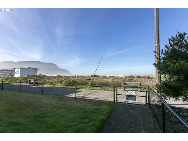 $199,000 | 40 Avenue U, Unit 61, Seaside, OR 97138