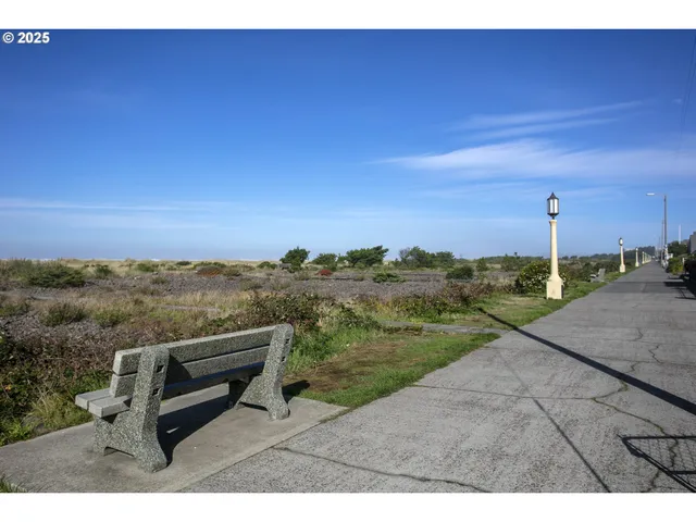 $199,000 | 40 Avenue U, Unit 61, Seaside, OR 97138