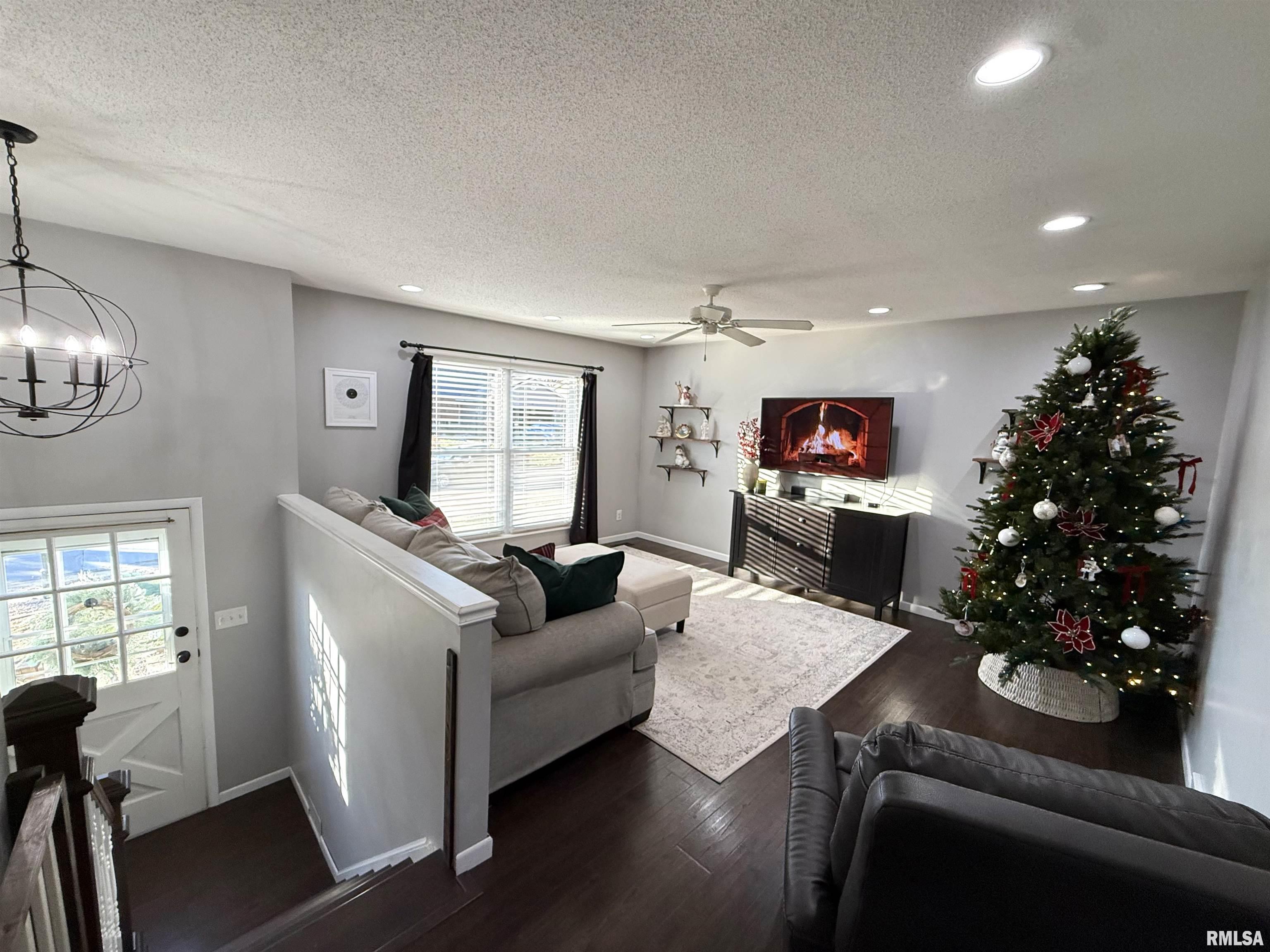 613 South 43rd Street Quincy, IL 62305 - Photo 5 of 47