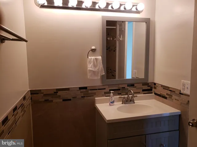 $1,695 | 12701 Lotte Drive, Unit 302, Woodbridge, VA 22192