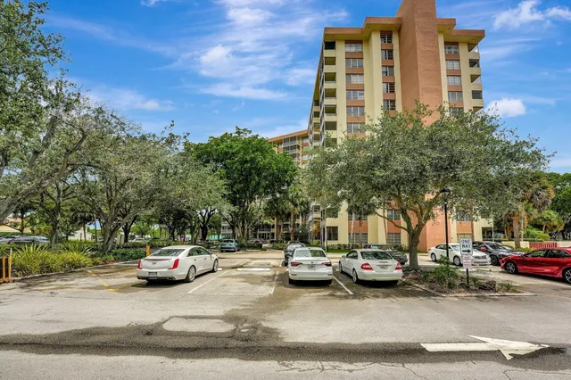 $179,000 | 10777 West Sample Road, Unit 207, Coral Springs, FL 33065