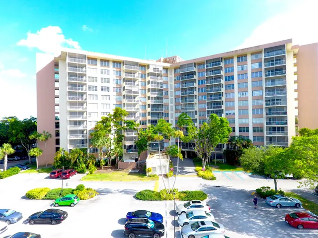 $179,000 | 10777 West Sample Road, Unit 207, Coral Springs, FL 33065