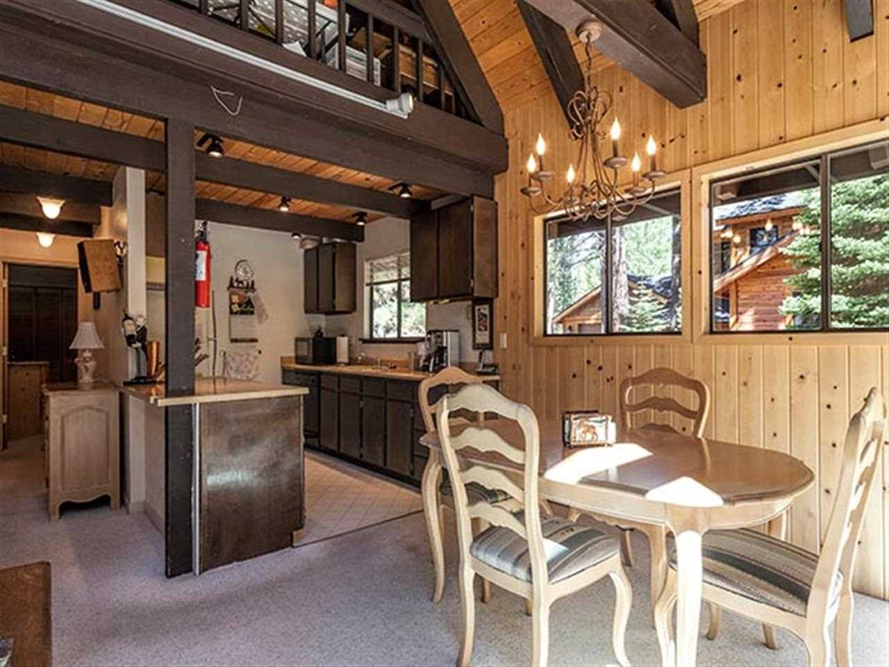 12737 Hillside Drive Truckee, CA 96161 - Photo 4 of 14