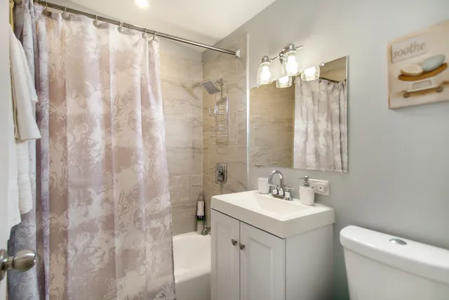 $3,200 | 63 South Main Street, Glen Ellyn, IL 60137