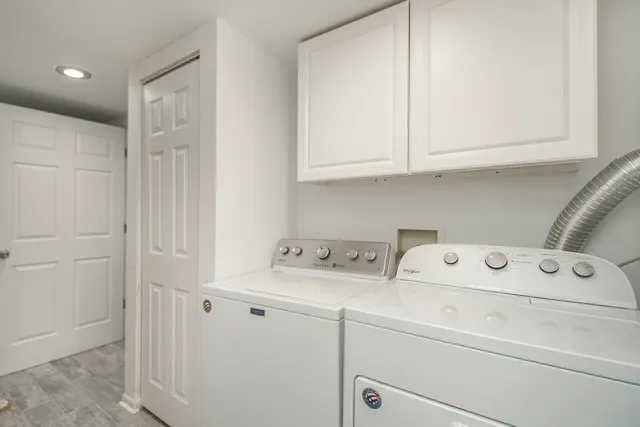 $3,200 | 63 South Main Street, Glen Ellyn, IL 60137