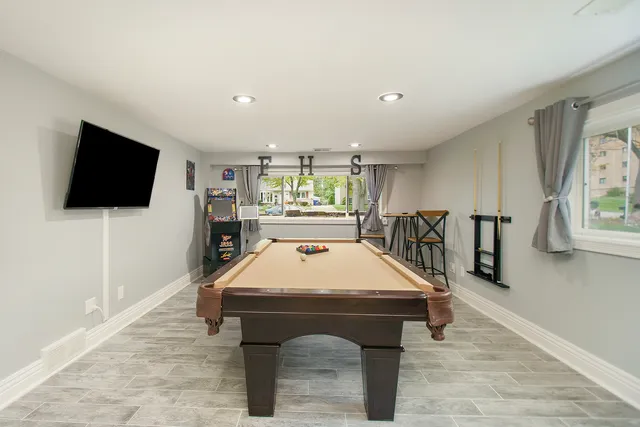 $3,200 | 63 South Main Street, Glen Ellyn, IL 60137