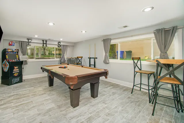 $3,200 | 63 South Main Street, Glen Ellyn, IL 60137