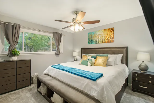 $3,200 | 63 South Main Street, Glen Ellyn, IL 60137