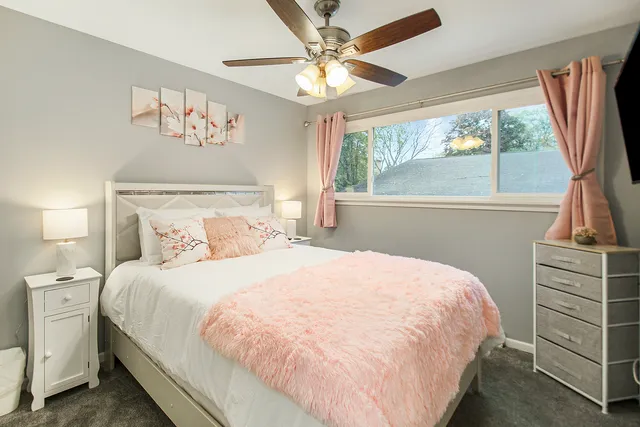 $3,200 | 63 South Main Street, Glen Ellyn, IL 60137